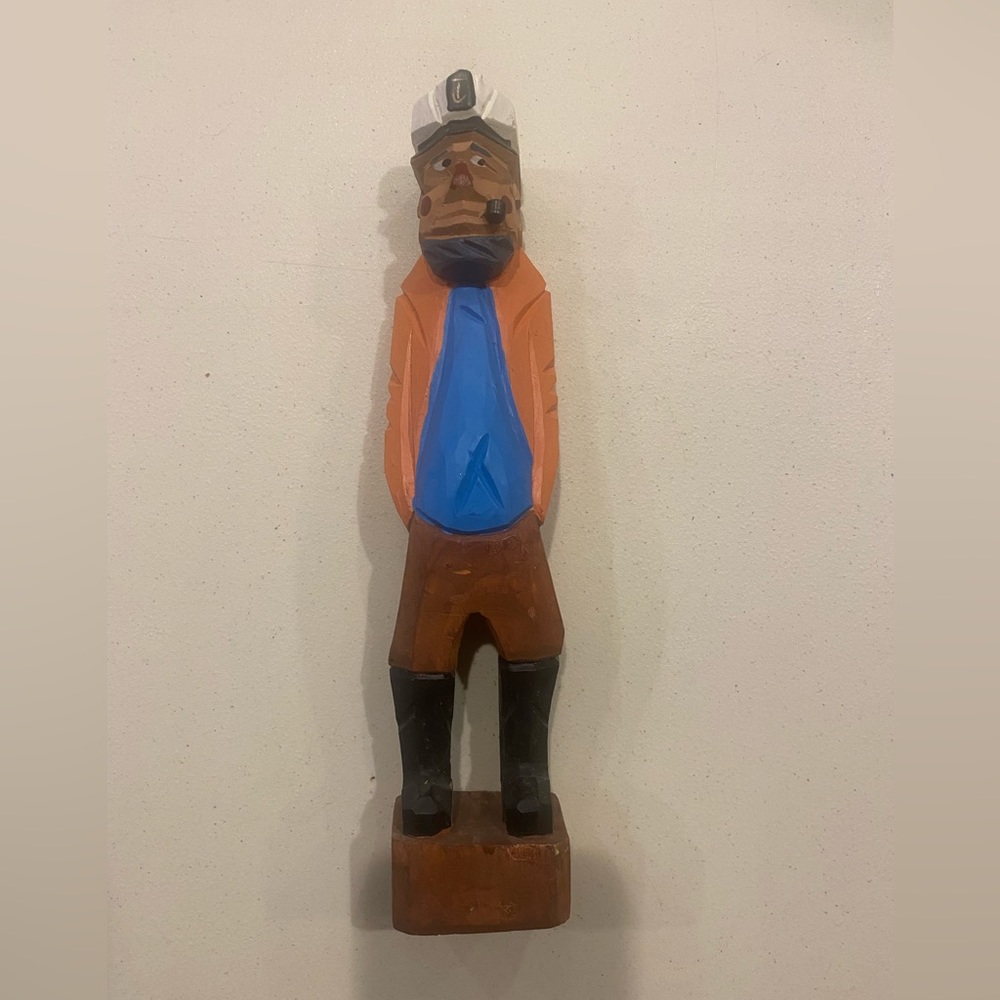 BOMBAY COMPANY Wooden Painted Ship Captain Pirate Mate Matey NWOT